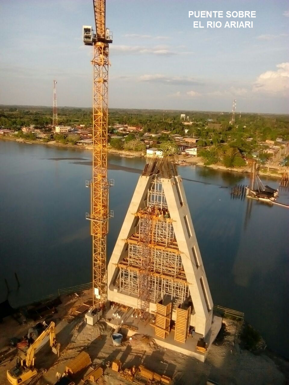 Puente atirantado sobre el río Ariari